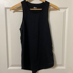2xu women’s muscle tank (bundle 3 or more items for $5 each)